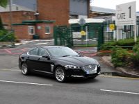 Jaguar XF 2.2 diesel (2012) - picture 3 of 12