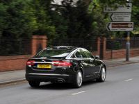 Jaguar XF 2.2 diesel (2012) - picture 4 of 12