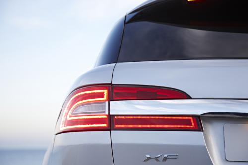 Jaguar XF Sportbrake (2012) - picture 9 of 14