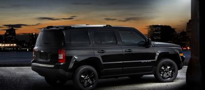 Jeep Compass Altitude (2012) - picture 4 of 6