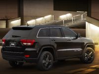 Jeep Grand Cherokee Altitude (2012) - picture 8 of 12