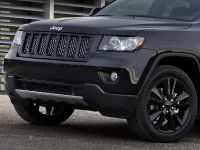 Jeep Grand Cherokee Altitude (2012) - picture 11 of 12