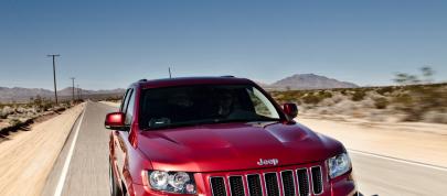 Jeep Grand Cherokee SRT8 (2012) - picture 12 of 35