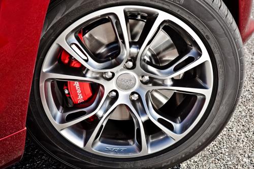 Jeep Grand Cherokee SRT8 (2012) - picture 32 of 35