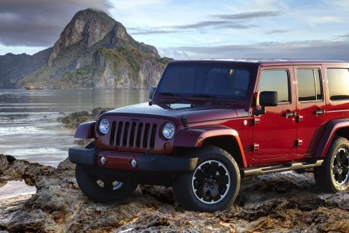 Jeep Wrangler Unlimited Altitude (2012) - picture 1 of 9