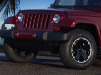 Jeep Wrangler Unlimited Altitude (2012) - picture 8 of 9