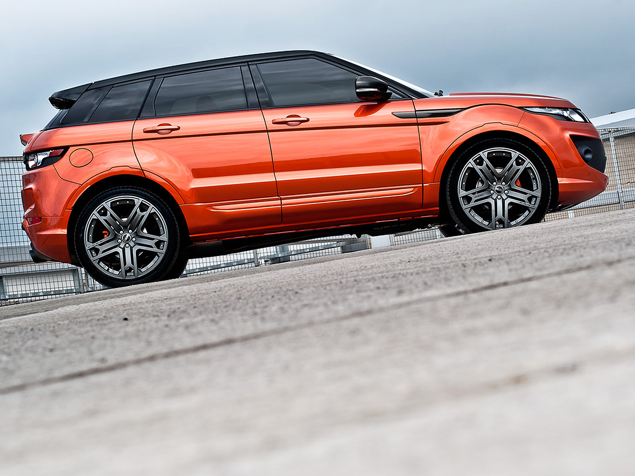 Kahn Range Rover RS250 Vesuvius Copper Evoque