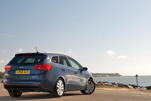 Kia Ceed Sportswagon (2012) - picture 1 of 5