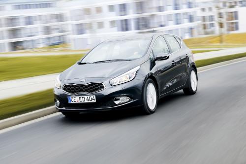 Kia CeeD (2012) - picture 9 of 23