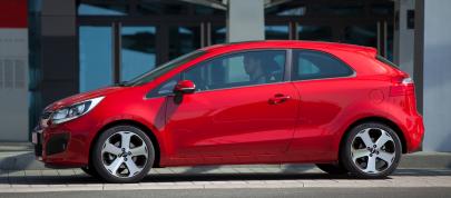 Kia Rio three-door (2012) - picture 4 of 5