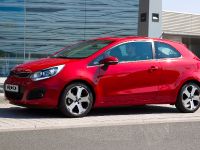 Kia Rio three-door (2012) - picture 3 of 5