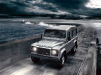 Land Rover Defender (2012) - picture 1 of 3
