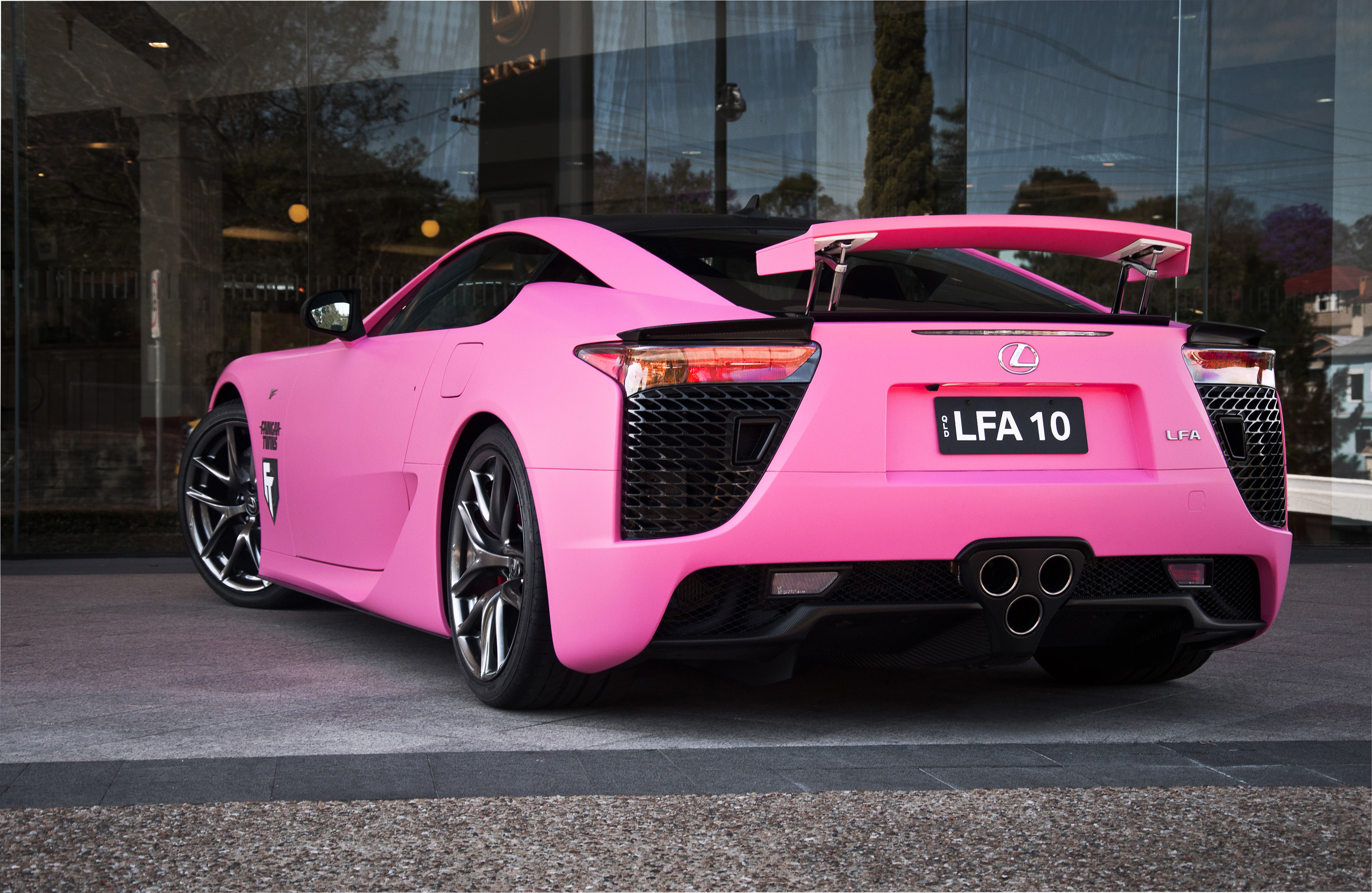 Lexus LFA Pink