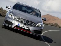 Mercedes-Benz A-Class (2012) - picture 1 of 30