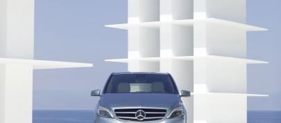 Mercedes-Benz B-Class (2012) - picture 7 of 24