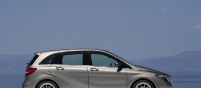 Mercedes-Benz B-Class (2012) - picture 15 of 24