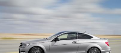 Mercedes-Benz C250 Coupe Sport (2012) - picture 4 of 10