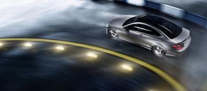 Mercedes-Benz C250 Coupe Sport (2012) - picture 7 of 10