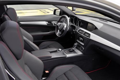 Mercedes-Benz C250 Coupe Sport (2012) - picture 8 of 10