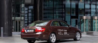 Mercedes-Benz E 300 BlueTEC HYBRID (2012) - picture 7 of 18
