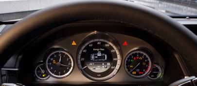 Mercedes-Benz E 300 BlueTEC HYBRID (2012) - picture 15 of 18