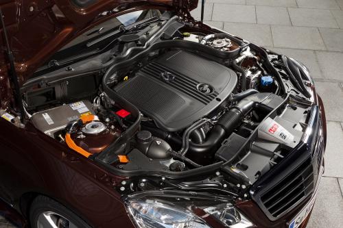Mercedes-Benz E 300 BlueTEC HYBRID (2012) - picture 16 of 18