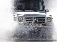 Mercedes-Benz G-Class UK (2012) - picture 2 of 10