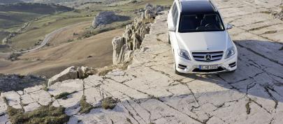 Mercedes-Benz GLK (2012) - picture 12 of 30