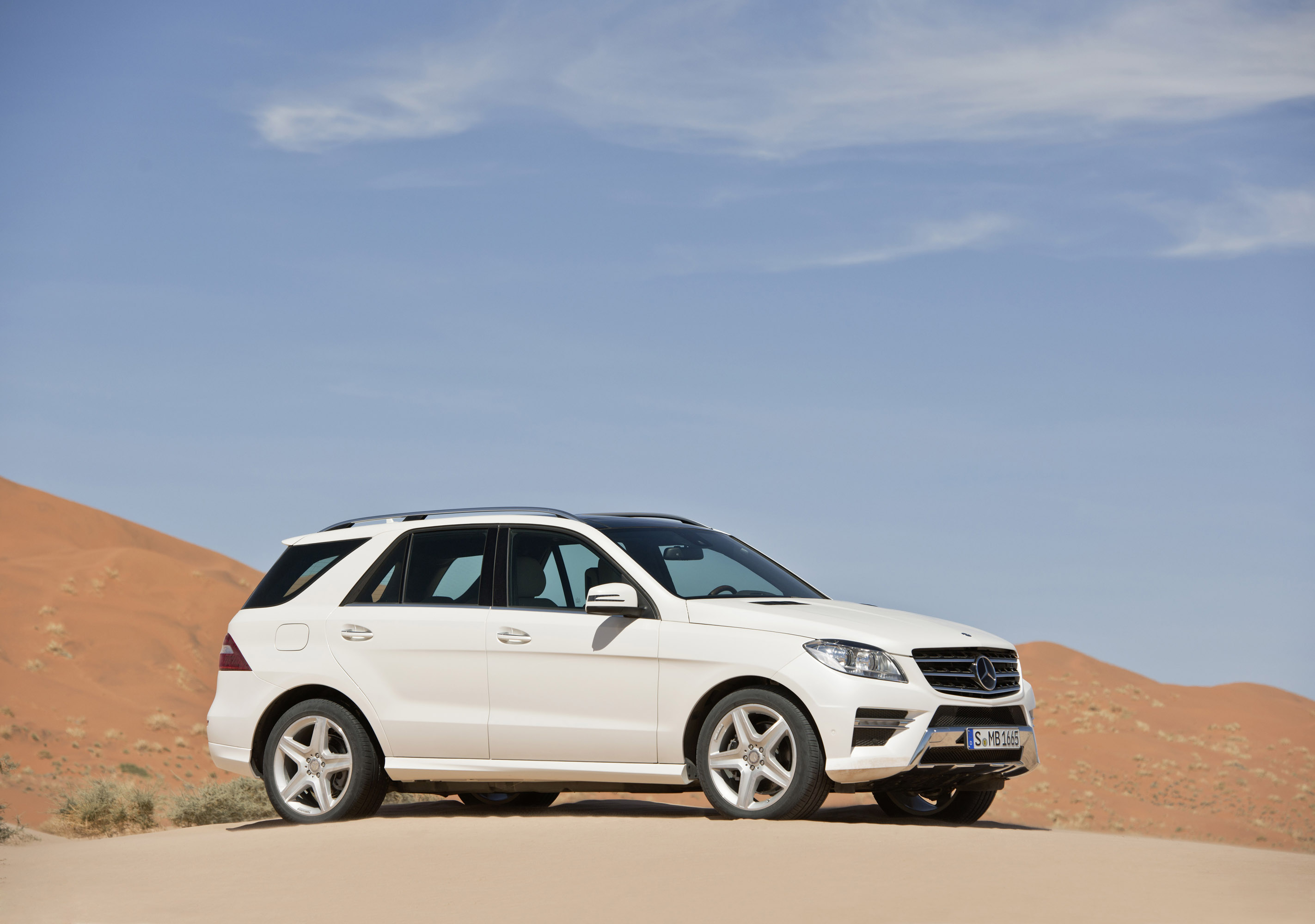 М класс сайт. Mercedes Benz ml class w166. Mercedes Benz ml 250. Mercedes ml 2012. Mercedes Benz m class 2012.