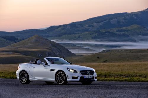 Mercedes-Benz SLK 55 AMG (2012) - picture 8 of 17