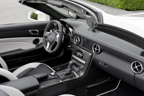 Mercedes-Benz SLK 55 AMG (2012) - picture 16 of 17