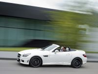 Mercedes-Benz SLK 55 AMG (2012) - picture 5 of 17