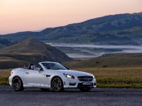 Mercedes-Benz SLK 55 AMG (2012) - picture 8 of 17