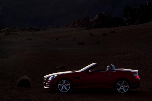 Mercedes-Benz SLK Roadster (2012) - picture 9 of 20