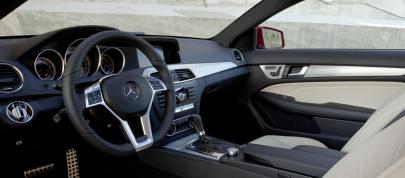 Mercedes C-Class Coupe (2012) - picture 28 of 31