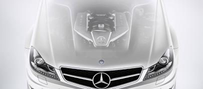 Mercedes C63 AMG Coupe (2012) - picture 4 of 33