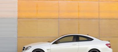 Mercedes C63 AMG Coupe (2012) - picture 15 of 33