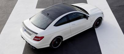 Mercedes C63 AMG Coupe (2012) - picture 20 of 33