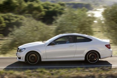 Mercedes C63 AMG Coupe (2012) - picture 9 of 33