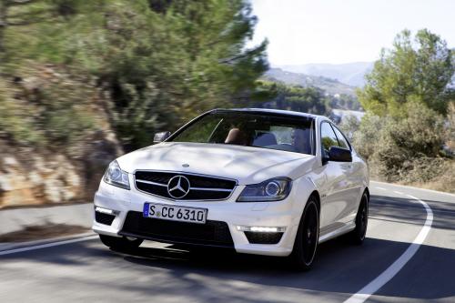 Mercedes C63 AMG Coupe (2012) - picture 24 of 33