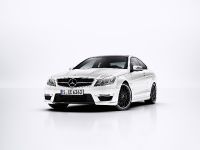 Mercedes C63 AMG Coupe (2012) - picture 2 of 33