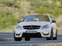 Mercedes C63 AMG Coupe (2012) - picture 5 of 33