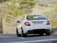 Mercedes C63 AMG Coupe (2012) - picture 6 of 33