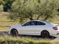 Mercedes C63 AMG Coupe (2012) - picture 18 of 33