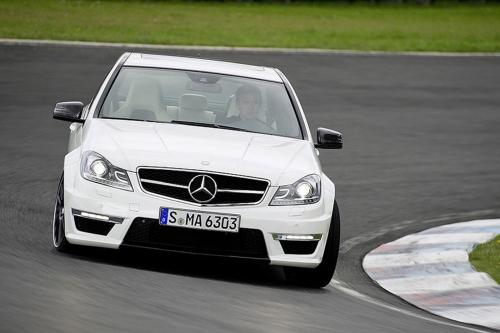 Mercedes C63 AMG (2012) - picture 9 of 10