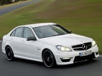 Mercedes C63 AMG (2012) - picture 7 of 10