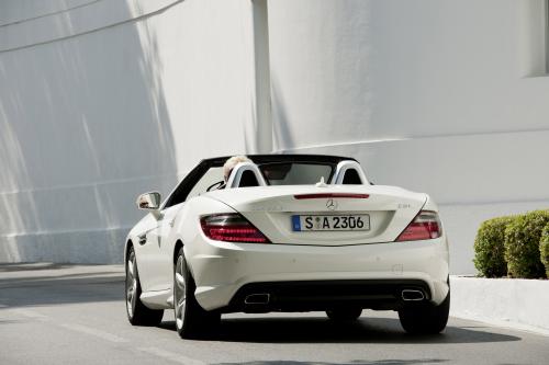 Mercedes SLK 250 CDI (2012) - picture 8 of 10