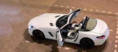 Mercedes SLS AMG Roadster (2012) - picture 4 of 65