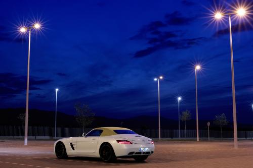 Mercedes SLS AMG Roadster (2012) - picture 49 of 65