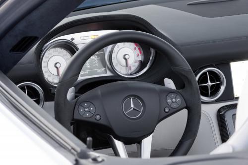 Mercedes SLS AMG Roadster (2012) - picture 56 of 65